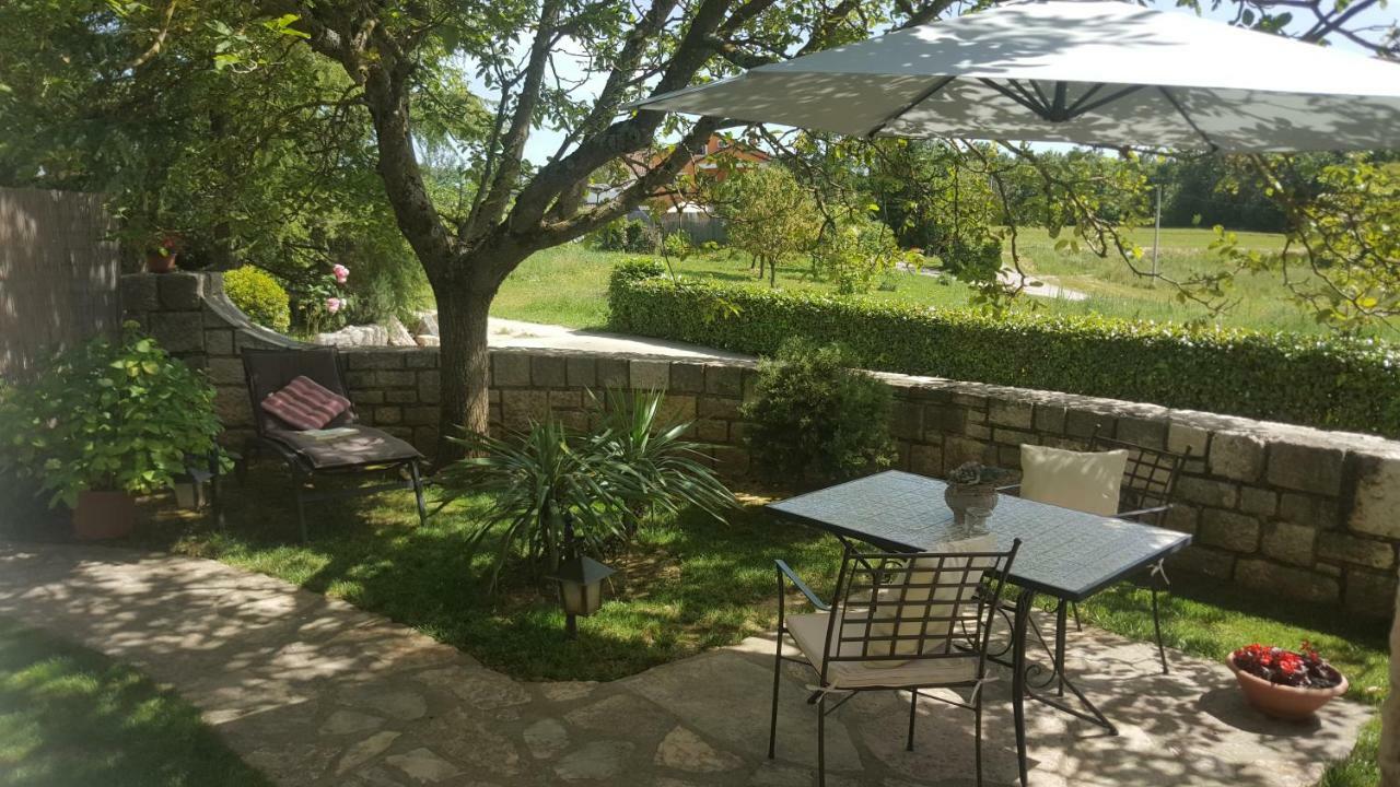 Studio Apartment Cami - Cottage With A Soul Gračišće Exterior foto