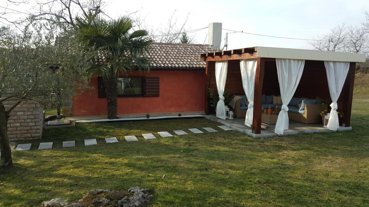 Studio Apartment Cami - Cottage With A Soul Gračišće Quarto foto